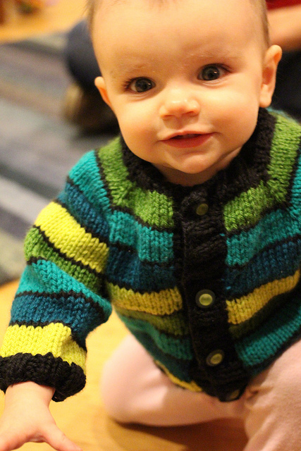 Easy to knit baby sweater made from a free pattern